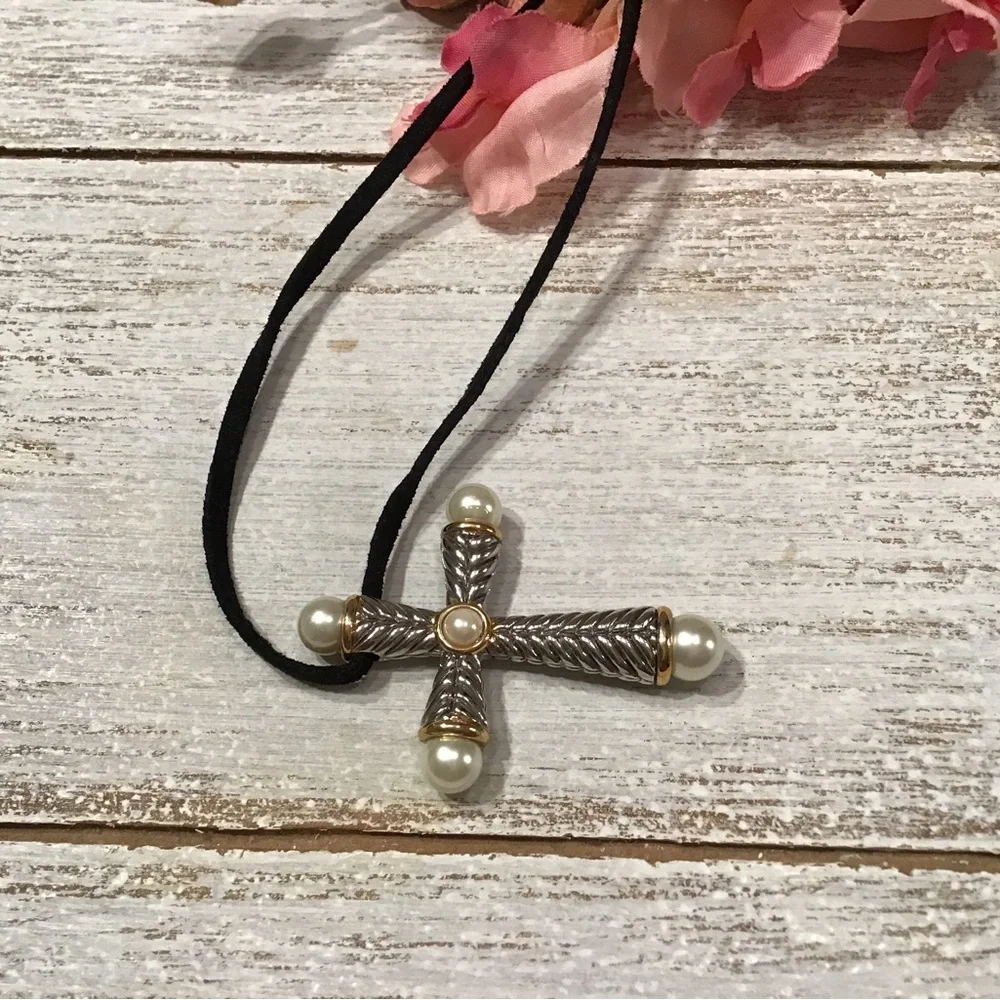 Cross Necklace - Picture 2 of 4